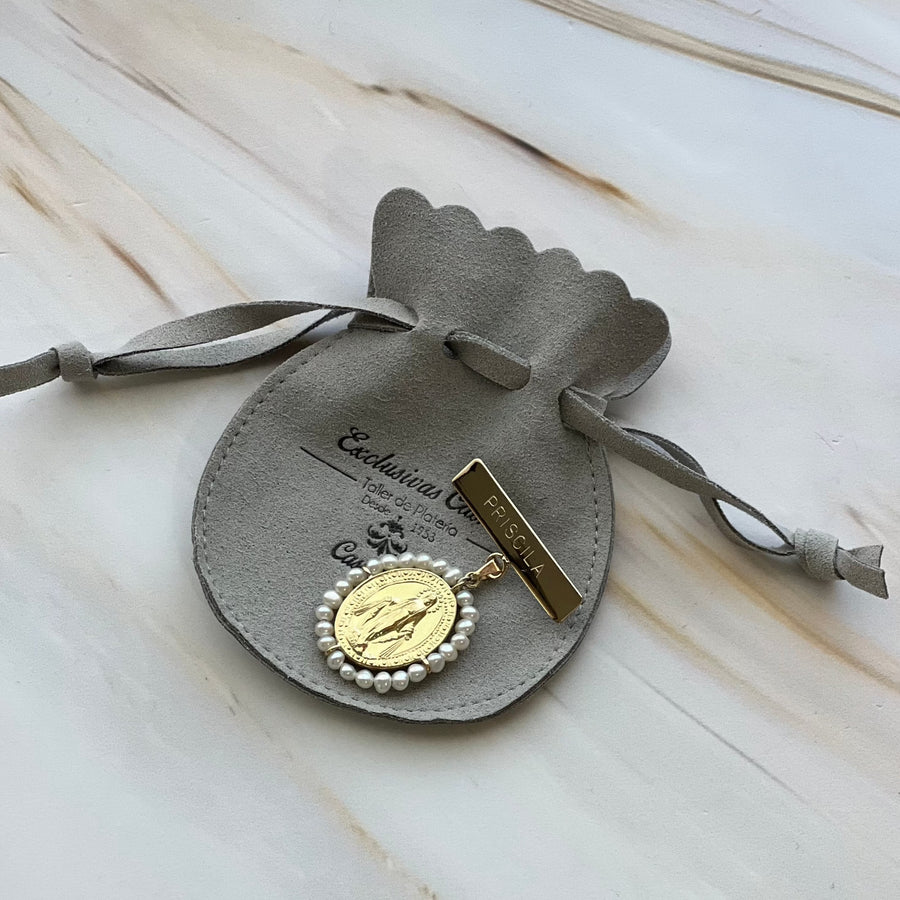 Medalla Virgen Milagrosa Chica ovalada oro 14k con barra